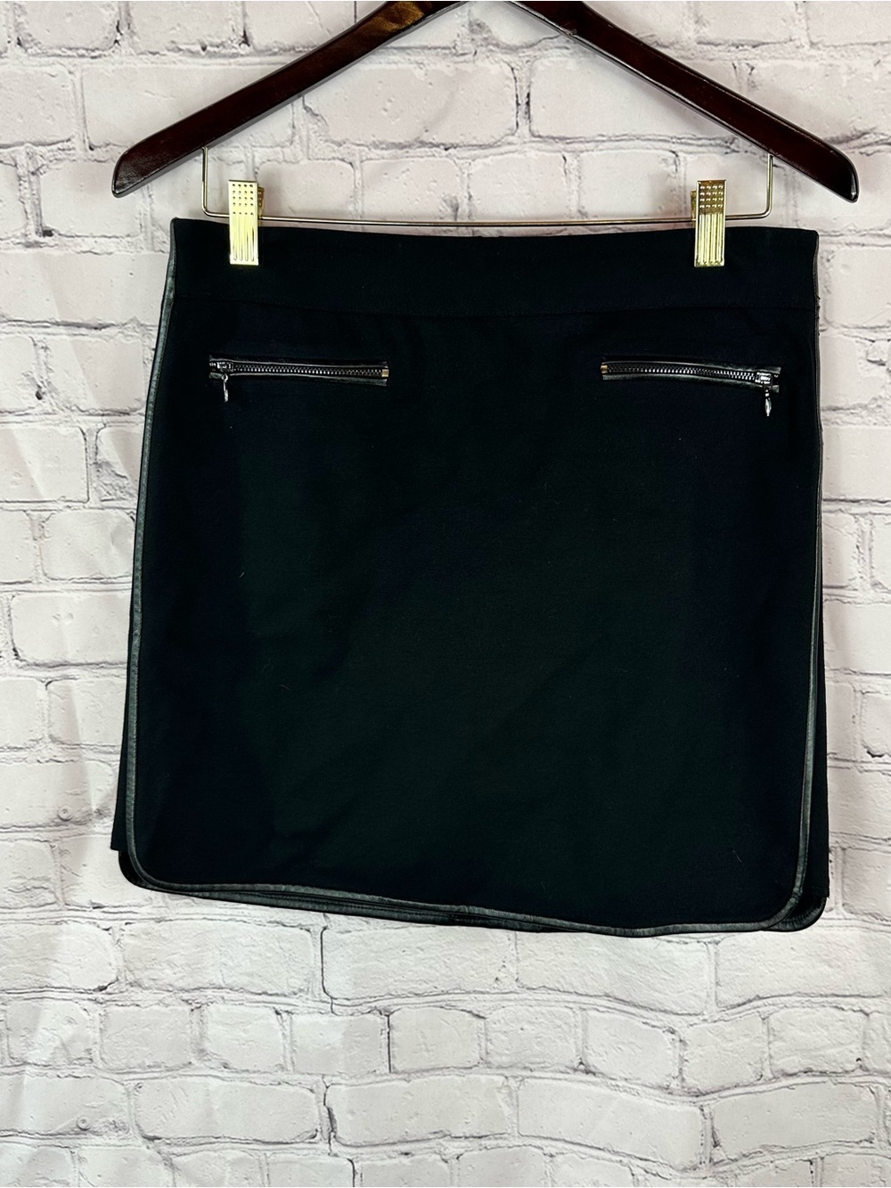 White House Black Market Mini pencil Skirt women 4 edgy modern street style